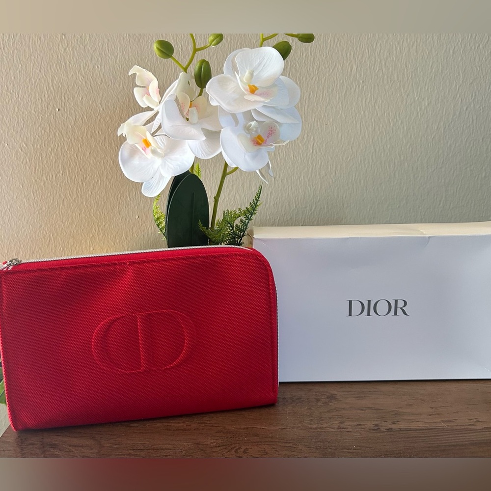 Dior Bright Red Women's Makeup Pouch New❤️💋